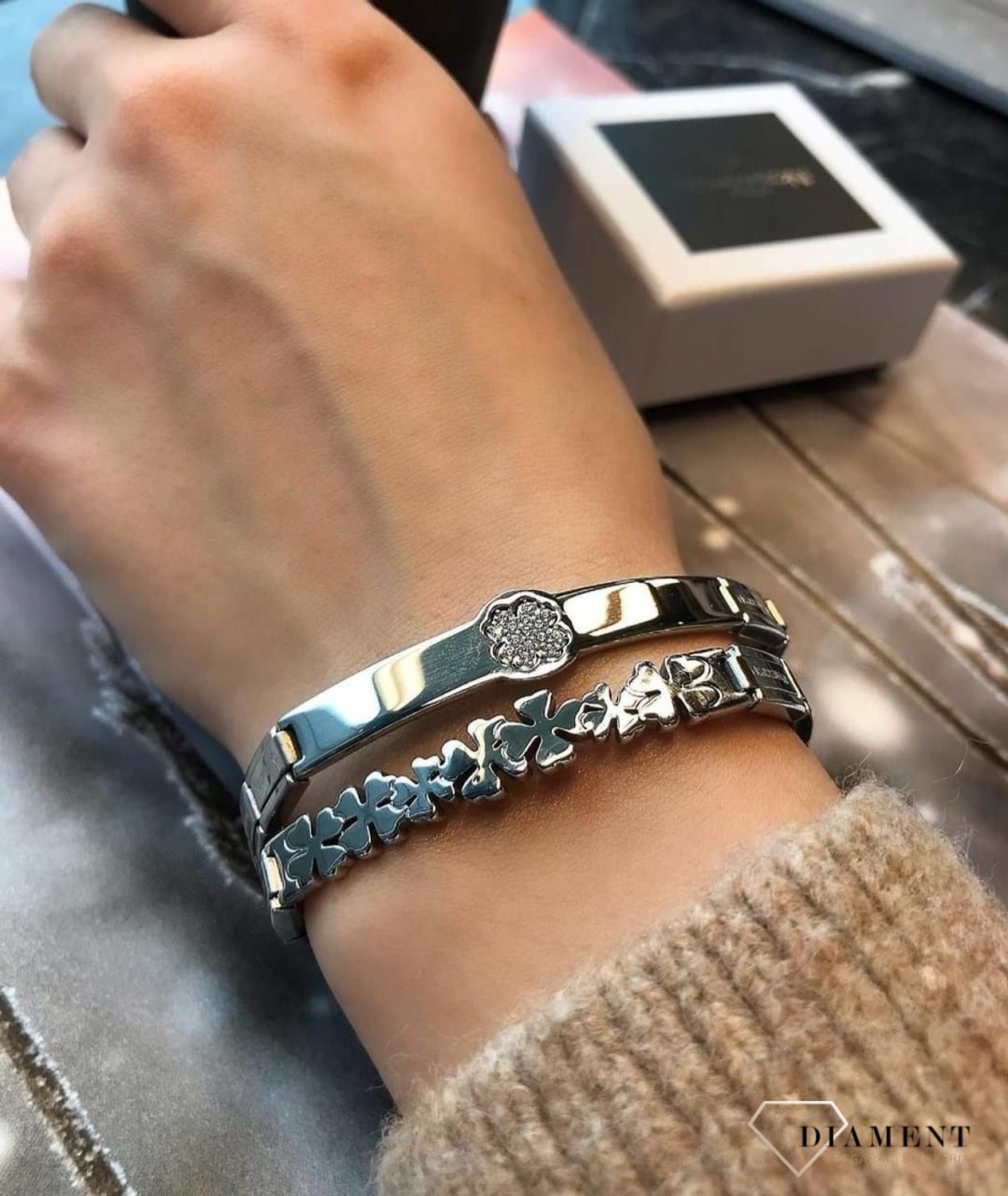 Bransoleta Nomination 021126005.jpg